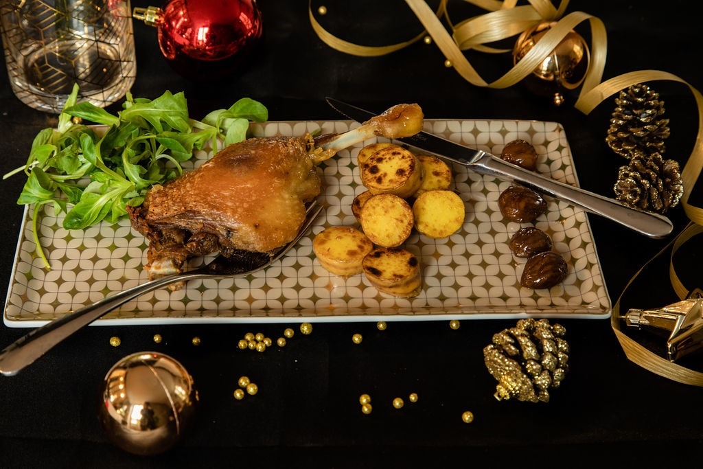 Idées recette de Noël ! Le confit de cuisses de canard aux marrons et copeaux de bloc de foie gras.
